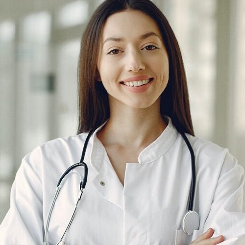 smiling-medical-clinician-pill-pals - square-500-by-500 smiling medical director pill pals