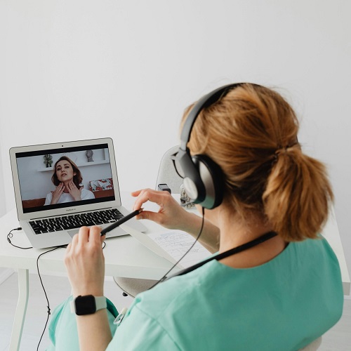 telemedicine-square-500-by-500 video call features pill pals